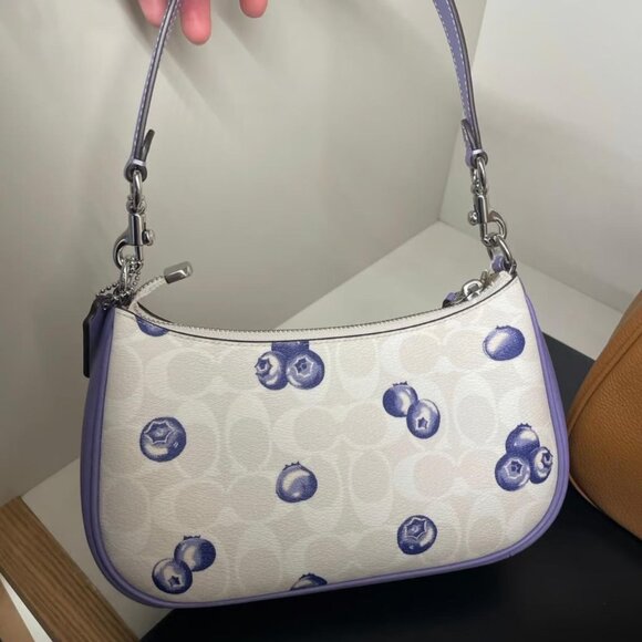 New 👜👜Coach Teri Shoulder Bag With Blueberry Print - Picture 2 of 5